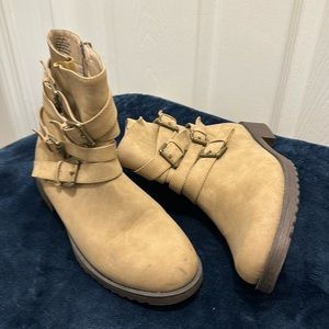 Shoe dazzle boots